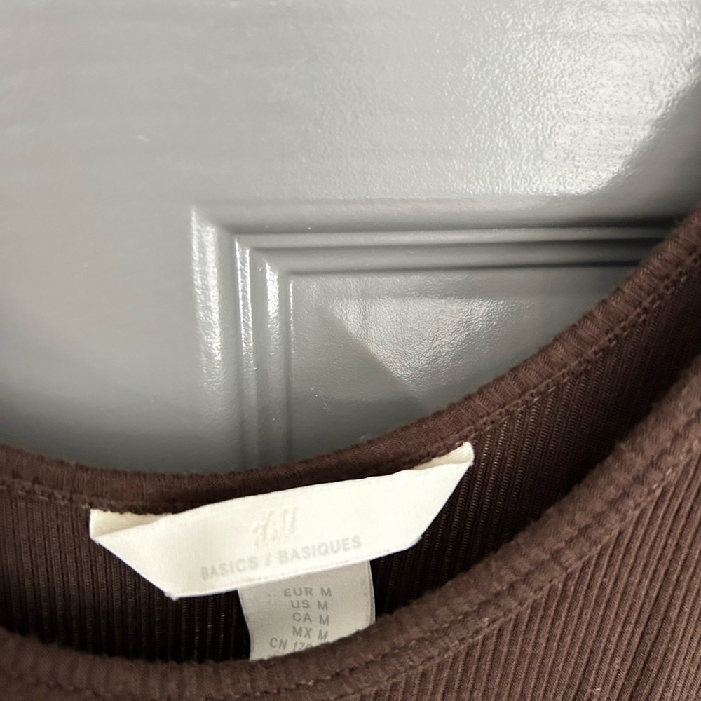H&M Brown Ribbed Top - Picture 2 of 3